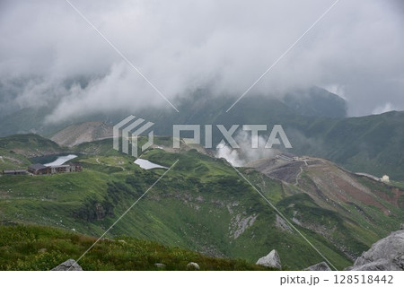 立山・室堂 雄山の夏景色 立山・室堂 雄山の夏景色 128518442