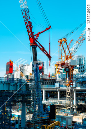 変貌する東京 工事中のJR渋谷駅西口 2025.06　e-4 ライトカラー 128518906