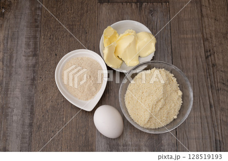 アーモンドクリームを作り　アーモンドクリームの材料 128519193