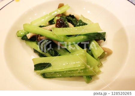 中華点心「季節野菜としめじの香り炒め」 128520265