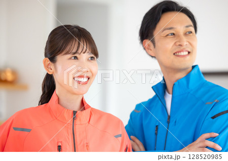 ハウスクリーニング　スタッフのポートレート 128520985