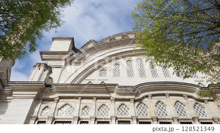 イスタンブール ヌルオスマニエ モスク 128521349