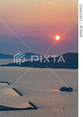 (福岡県)福岡タワーから眺める博多湾夕景 (福岡県)福岡タワーから眺める博多湾夕景 128524922