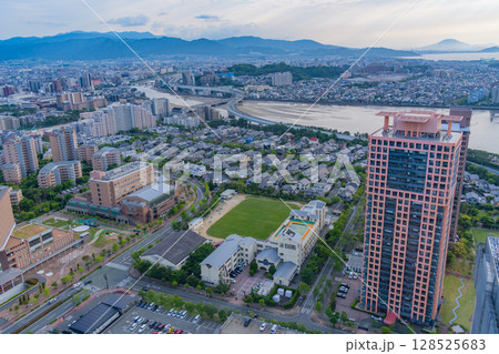 （福岡県）福岡タワーから眺める福岡市の街並み 128525683