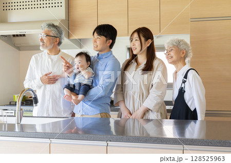 三世代家族 128525963