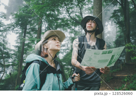 inbound tourist 128526060