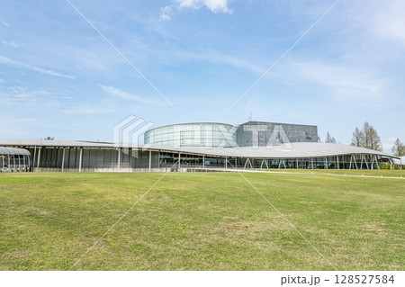 新潟県長岡市 晴天の長岡リリックホール 新潟県長岡市 晴天の長岡リリックホール 128527584