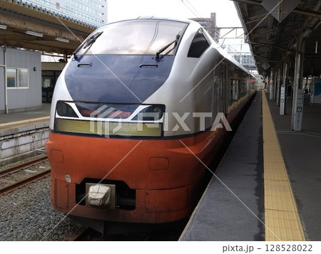 特急つがる号のE751系 128528022