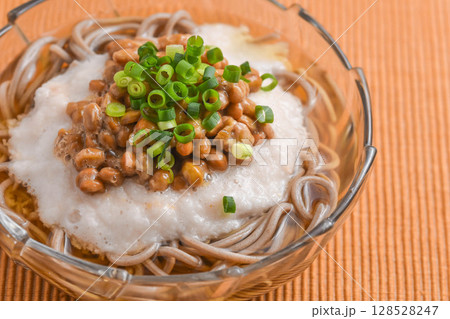 長芋と納豆のぶっかけ蕎麦 長芋と納豆のぶっかけ蕎麦 128528247