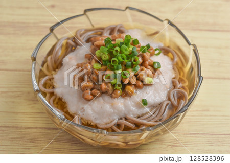 長芋と納豆のぶっかけ蕎麦 長芋と納豆のぶっかけ蕎麦 128528396
