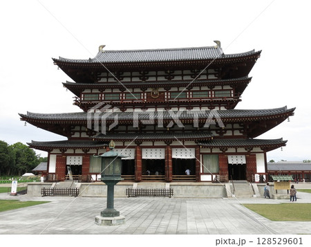 奈良市の薬師寺(金堂) 奈良市の薬師寺(金堂) 128529601