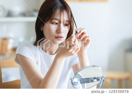 女性ビューティー　ヘアケア 128530078