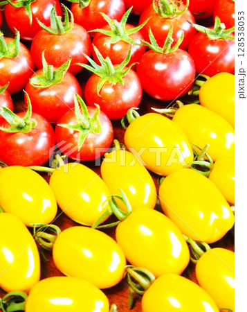カラフルなミニトマト 128538053