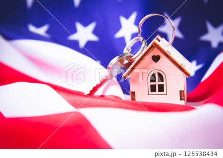 Buying real estate in the USA. American house keys. Moving to new york. 128538434