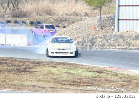 ドリフト 128538815