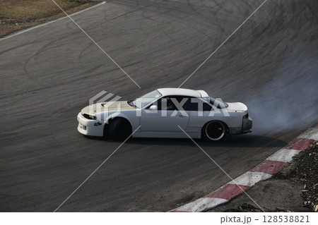 ドリフト ドリフト 128538821