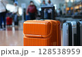 空港とスーツケース　旅行のイメージ 128538959