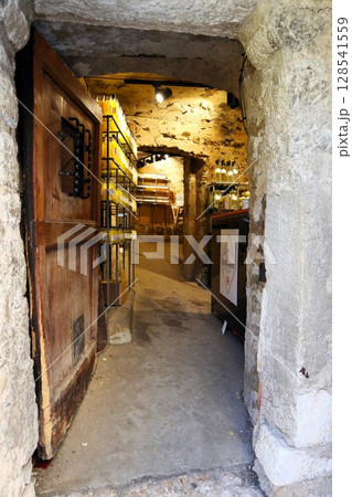 フランス・エズの村 128541559