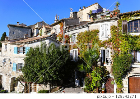 南仏サン・ポール・ド・ヴァンス村 128542271