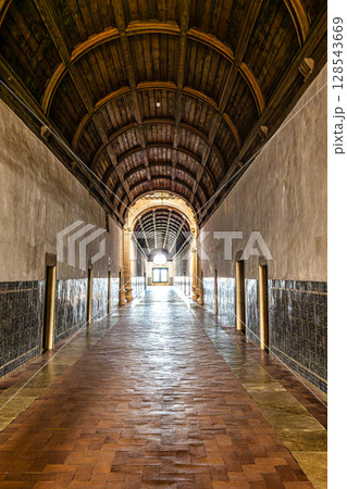 Tomar, Portugal - Mar 12, 2025: Cloister of the Monastery of the Order of Christ, Convento de Cristo in Tomar, Portugal Tomar, Portugal - Mar 12, 2025: Cloister of the Monastery of the Order of Christ, Convento de Cristo in Tomar, Portugal 128543669