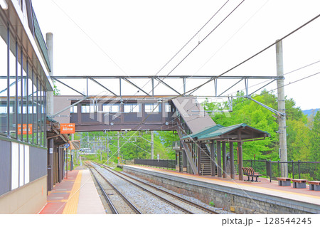 長野県千曲市、姨捨駅の風景 128544245