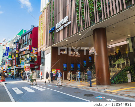 東京　吉祥寺駅南口 128544951
