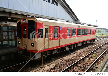 美濃太田駅（長良川鉄道）に停車中の601電車 128545514