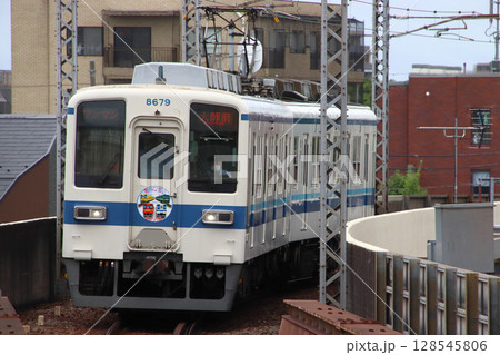 引退間際の東武大師線8000系電車（ワンマン運転：西新井⇔大師前） 128545806