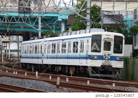 引退間際の東武大師線8000系電車(ワンマン運転:西新井⇔大師前) 引退間際の東武大師線8000系電車(ワンマン運転:西新井⇔大師前) 128545807