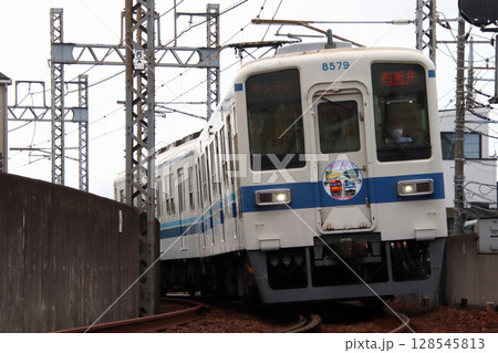 引退間際の東武大師線8000系電車（ワンマン運転：西新井⇔大師前） 128545813