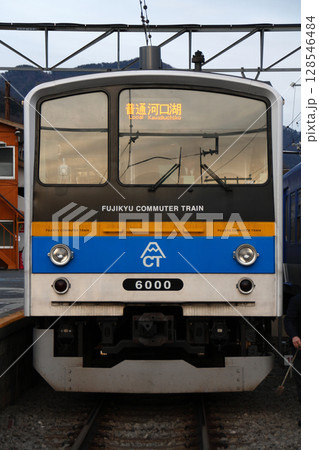 ［FJ］富士急行線6000系電車（各停：大月⇔河口湖） 128546484