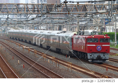 団体列車：寝台特急カシオペア（宇都宮線内：EF81形赤ガマ牽引） 128546615