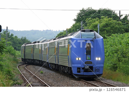 稚内を後に兜沼駅を通過する特急宗谷 特急宗谷 宗谷本線 稚内を後に兜沼駅を通過する特急宗谷 特急宗谷 宗谷本線 128546871