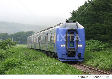 稚内へ向けラストスパートする特急サロベツ　特急サロベツ　宗谷本線 128546876