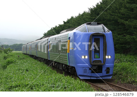 稚内へ向けラストスパートする特急サロベツ　特急サロベツ　宗谷本線 128546879