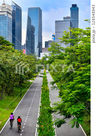 High angle view of the cycling and jogging paths in Benjakitti Park at evening, Bangkok, Thailand.	 128548943