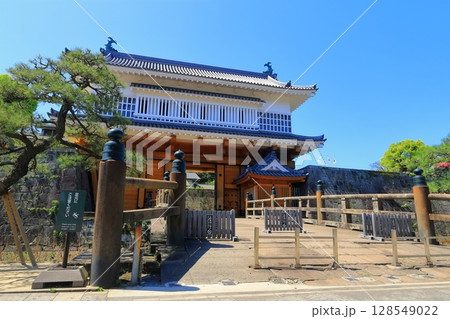 【鹿児島県】晴天の鶴丸城跡（御楼門）鹿児島城跡 128549022