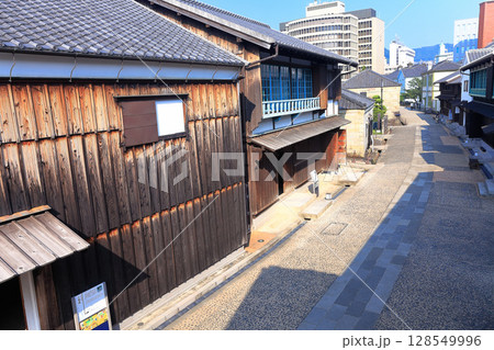 【長崎県】晴天下の長崎出島 128549996
