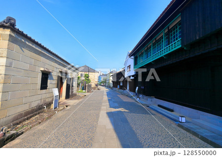 【長崎県】晴天下の長崎出島 128550000