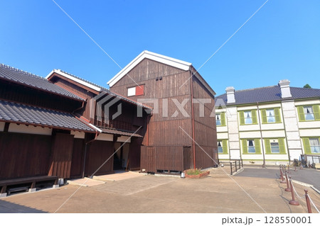 【長崎県】晴天下の長崎出島 128550001