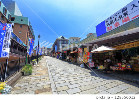 【長崎県】晴天のグラバー通り 128550012