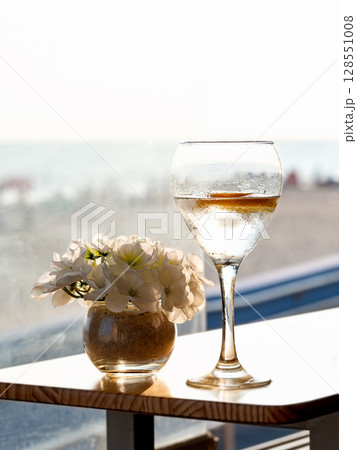 Gin and tonic cocktail. Selective focus Gin and tonic cocktail. Selective focus 128551008