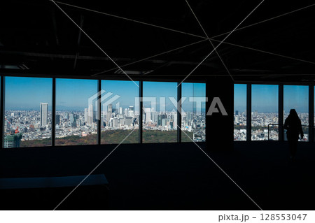 東京渋谷の展望台からの眺め、スクランブルスクエアの展望台 128553047