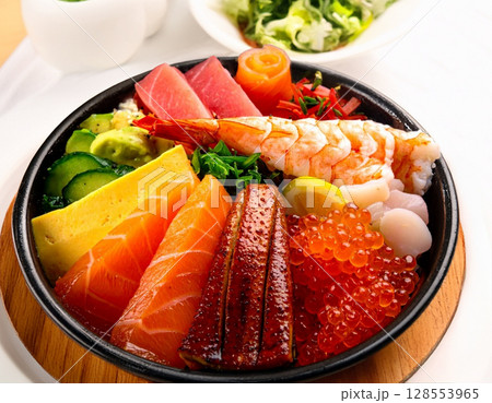 海鮮丼 128553965