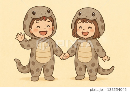 ヘビの着ぐるみを着た笑顔の子どもたちのイラスト 128554043