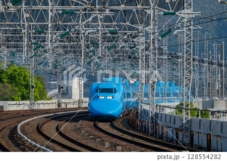 青い新幹線 128554282