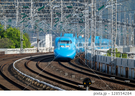 青い新幹線 128554284