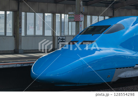 青い新幹線 128554298