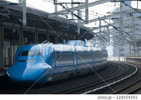 青い新幹線 128554301