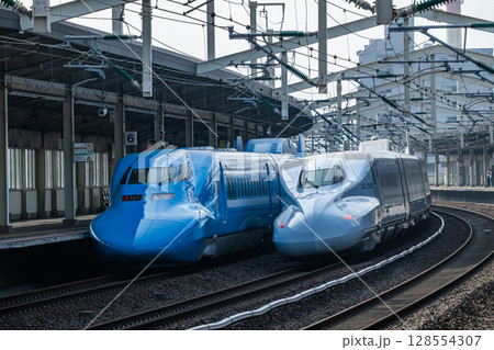 青い新幹線 128554307